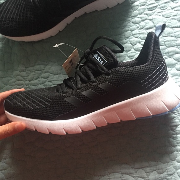adidas Shoes - NWT Adidas Asweego Sneakers Size 9.5